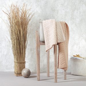 BABYONO Šviesiai smėlio spalvos merino vilnos antklodė