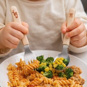 BABYONO Vaikiški stalo įrankiai, pagaminti iš smėlio spalvos nerūdijančio plieno