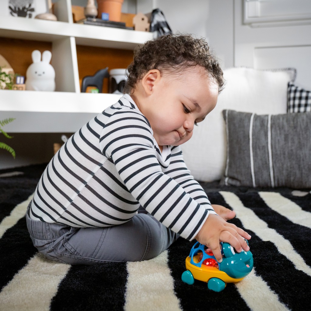OBALL Žaislinis automobilis su Rattle Curious Car Neptūno vėžliuku
