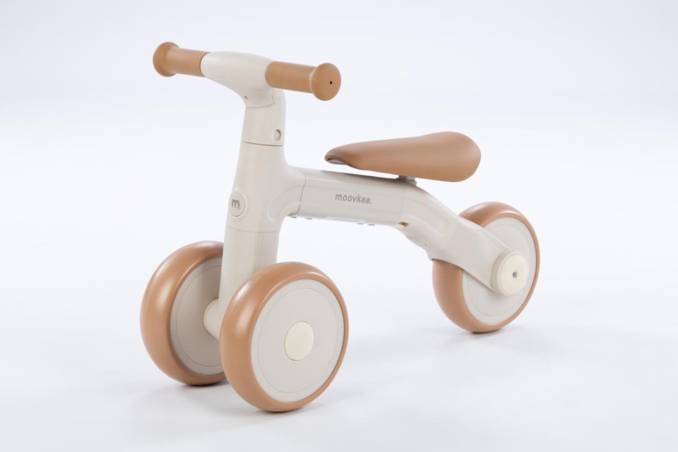 MOOVKEE TODI Balance triratis su pedalais 3in1 šiltas smėlis - Image 3