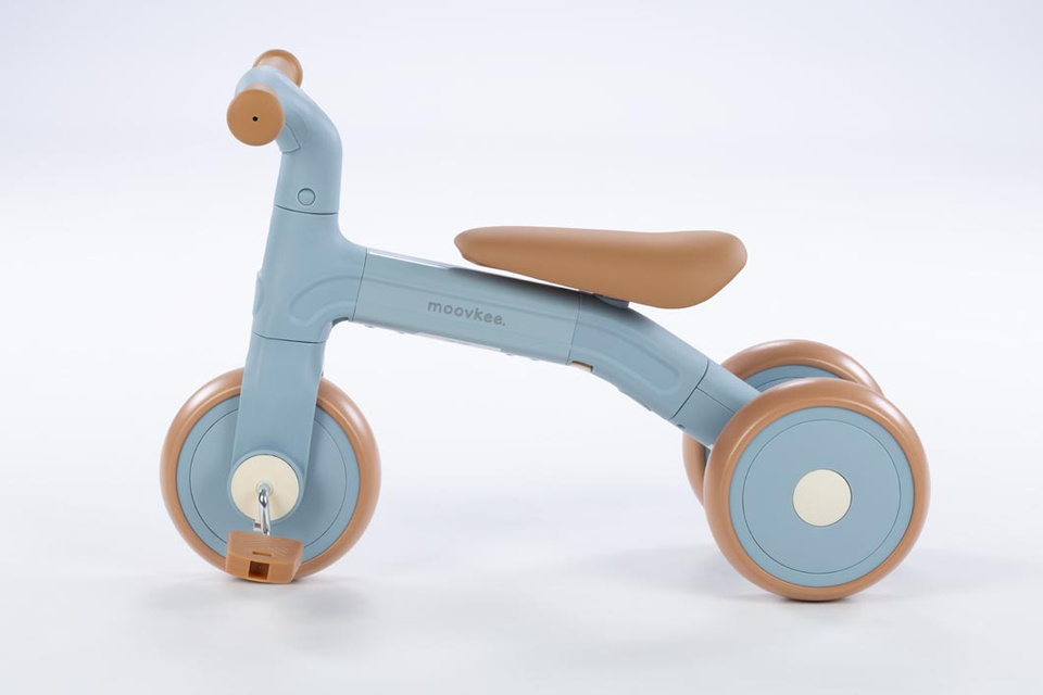 MOOVKEE TODI Balance triratukas su pedalais 3in1 dangaus mėlynas - Image 2