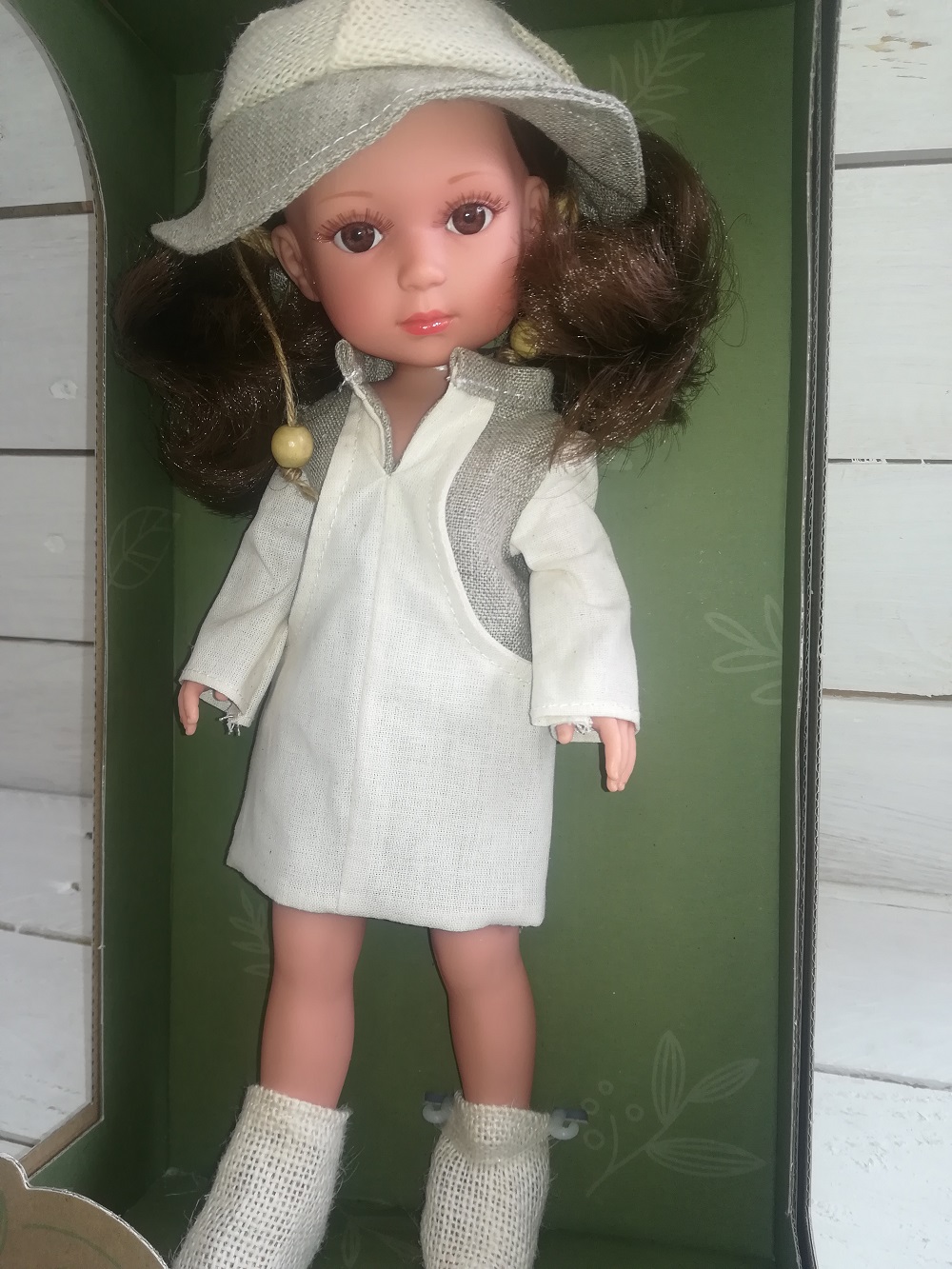 Lėlytė Carole su lininiais rūbeliais, 36 cm - Image 4