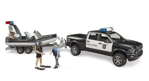 BRUDER RAM 2500 policijos pikapas su priekaba ir valtimi, 02507