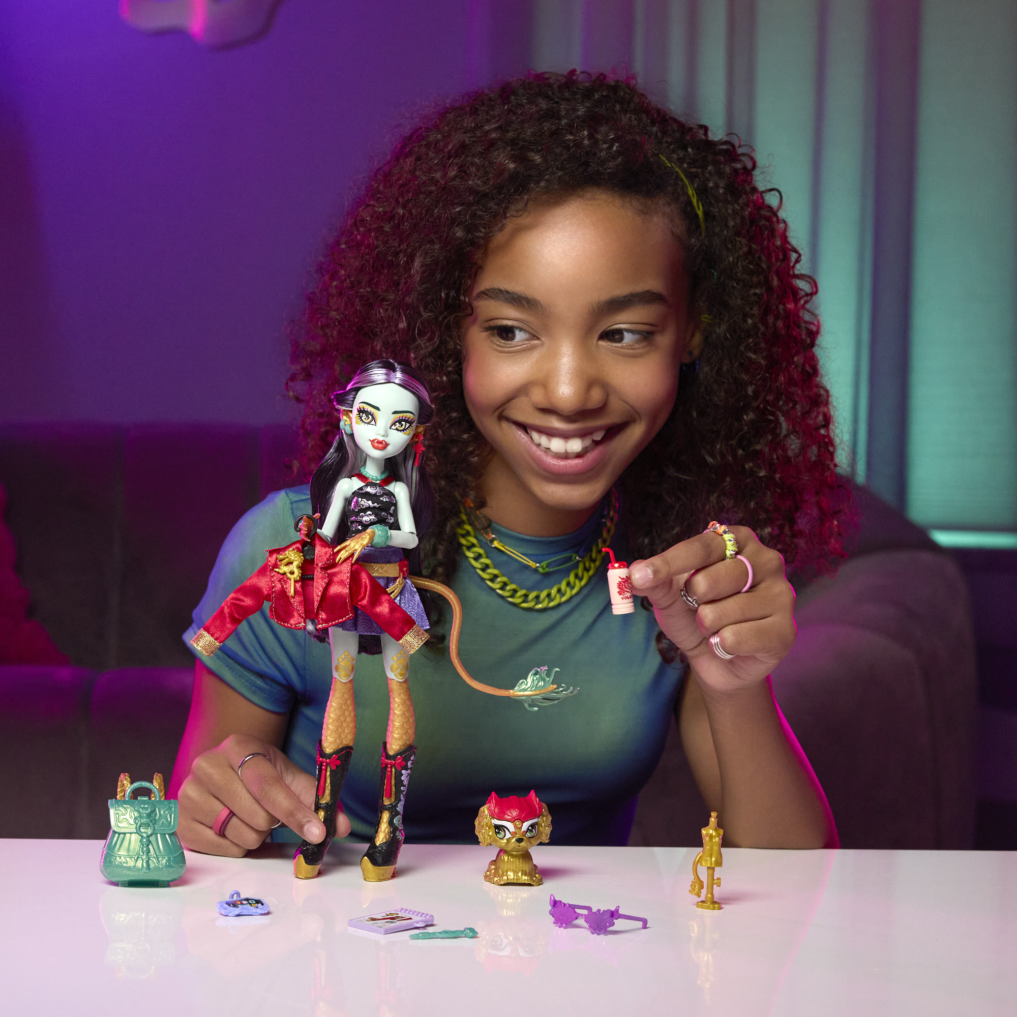 MONSTER HIGH lėlė – Jinafirė (HYV58) - Image 2