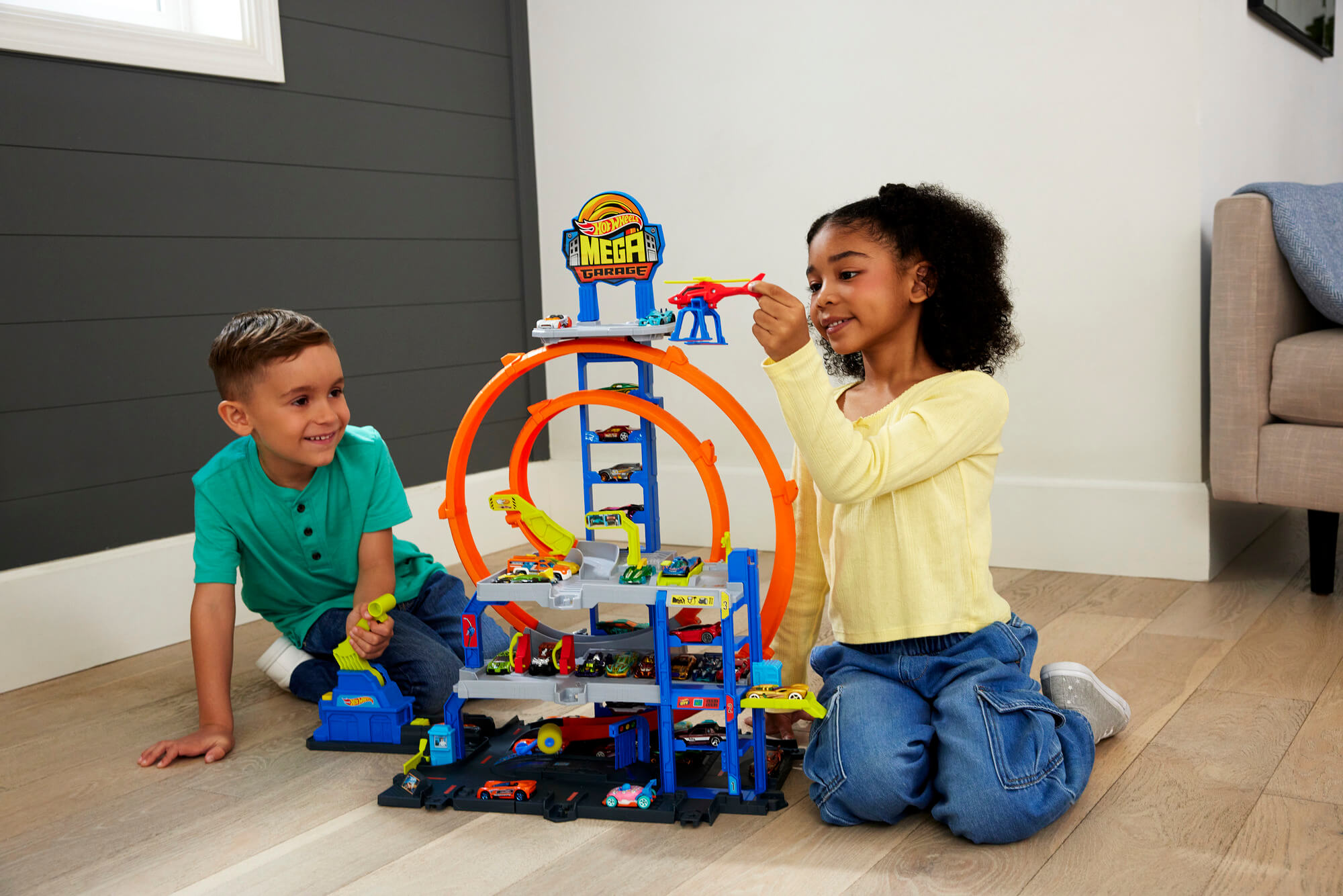 HOT WHEELS rinkinys – Mega garažas su kilpomis (JBM74) - Image 3