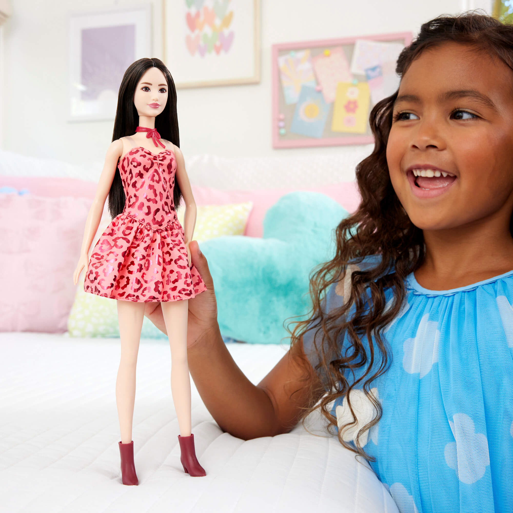 BARBIE madistė rausva suknele (JJN59) - Image 3