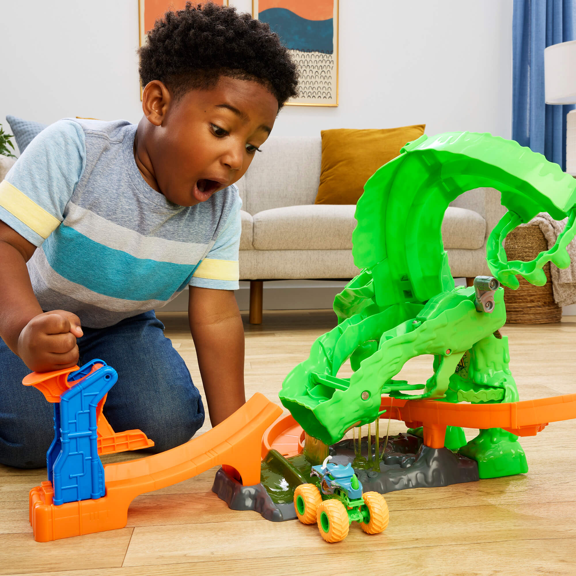 HOT WHEELS MONSTER TRUCKS MUTANT CHAOS trasa su slaimu – Monstro sunaikinimas (JMK90) - Image 3